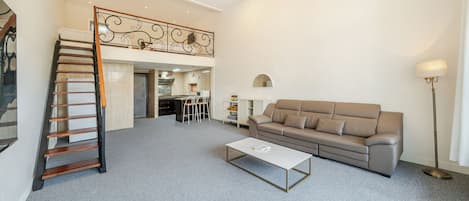 Basic Room, 1 Bedroom (C101(Private BBQ)) | 1 bedroom, WiFi (free)