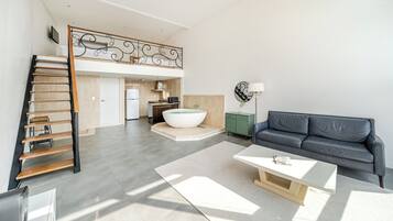 Basic Room, 1 Bedroom (C103(Spa/Private BBQ)) | 1 bedroom, WiFi (free)