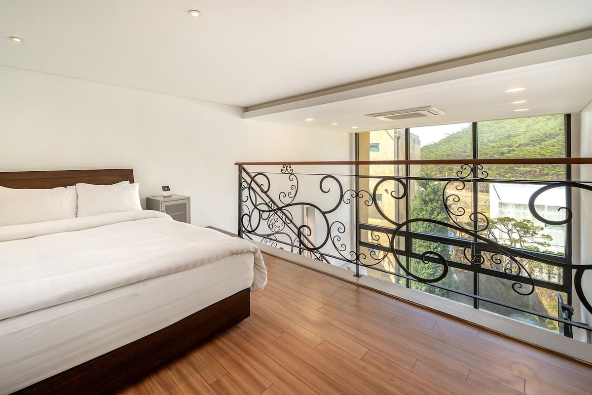 Habitación básica, 1 habitación (B103(2F / European Whirlpool Tub)) | 1 habitación y wifi gratis