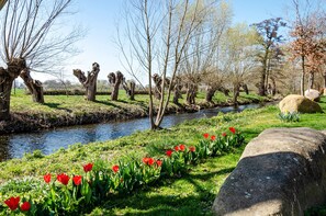 Property grounds - Holiday Home 'Am Park' with Private Terrace, Private Garden and Wi-Fi (Heudeber)