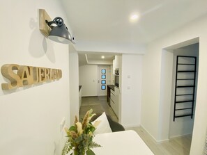 Interior - Holiday Apartment 'Nele' with Mountain View, Private Terrace and Wi-Fi (Plettenberg)