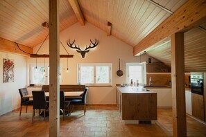 Dining - Apartment 'Hirsch-Lounge' with Mountain View, Balcony and Wi-Fi (Höchenschwand)