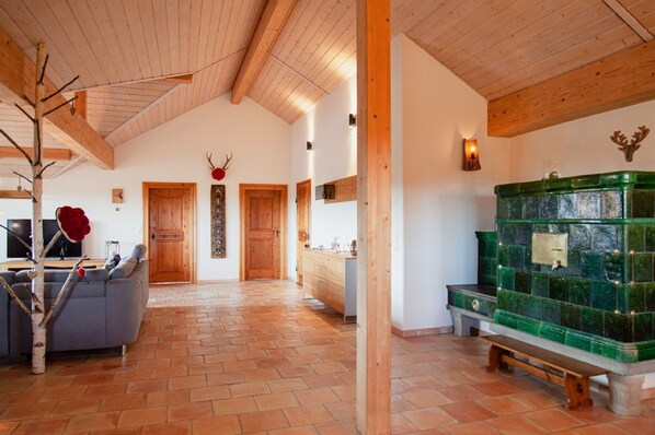 Interior - Apartment 'Hirsch-Lounge' with Mountain View, Balcony and Wi-Fi (Höchenschwand)