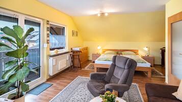 1 bedroom, free WiFi, bed sheets