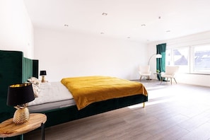 4 chambres, fer et planche à repasser, Wi-Fi gratuit, draps fournis