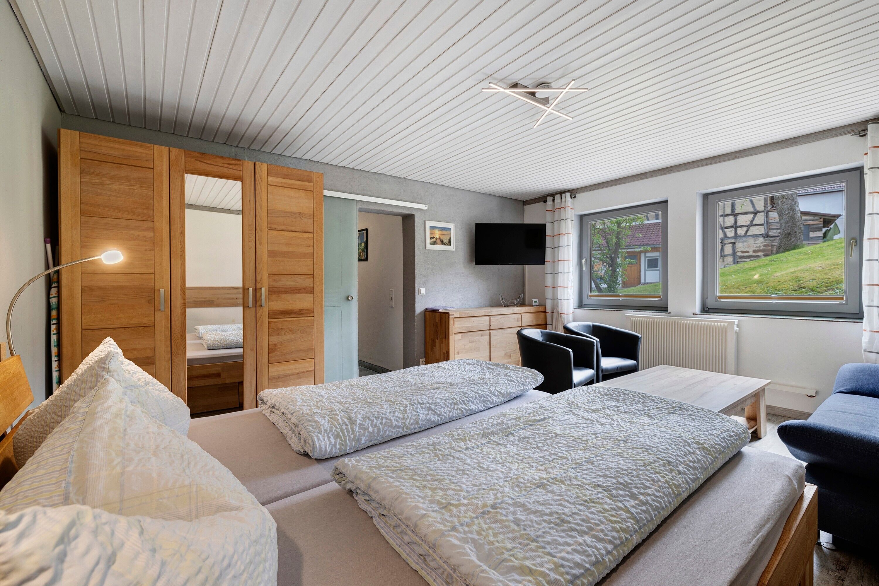 1 slaapkamer, een strijkplank/strijkijzer, gratis wifi, beddengoed