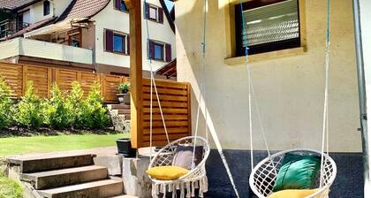 Ferienhaus 'Im Weindorf -4 Erw 2 Ki-' mit Bergblick, privater Terrasse und Wi-Fi