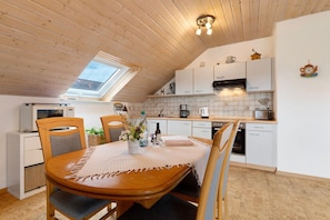 Dining - Apartment 'Schillinger' with Balcony and Wi-Fi (Sasbach am Kaiserstuhl)