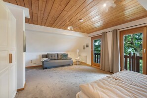 2 bedrooms, iron/ironing board, free WiFi, bed sheets - Holiday Home 'Rotkreuz' with Mountain View, Private Terrace and Wi-Fi (Haslach im Kinzigtal)