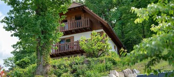 Casa de vacaciones 'Rotkreuz' con vistas a la montaña, terraza privada y Wi-Fi