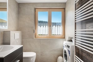 Dusche, Haartrockner, Handtücher