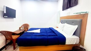 Standard Double Room | 1 bedroom, desk, laptop workspace, free WiFi