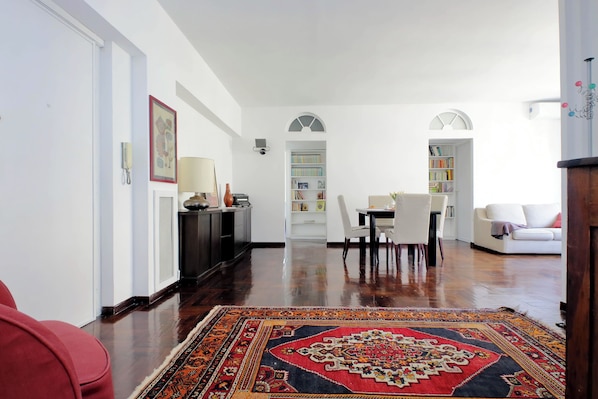 Apartment (2 Bedrooms) | Living area