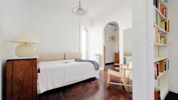 Apartment (2 Bedrooms) | 2 Schlafzimmer, laptopgeeigneter Arbeitsplatz, Bügeleisen/Bügelbrett