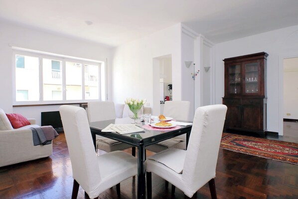 Appartement (2 Bedrooms) | Coin séjour