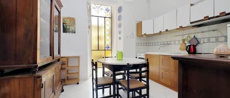 LÀgenhet (2 Bedrooms) | Eget kök | Ugn och vattenkokare
