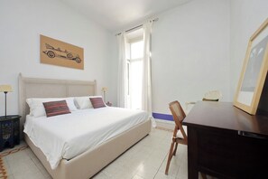 Apartment (1 Bedroom) | 1 bedroom, laptop workspace, iron/ironing board, cribs/infant beds - Ottavia Terrace (Rome)