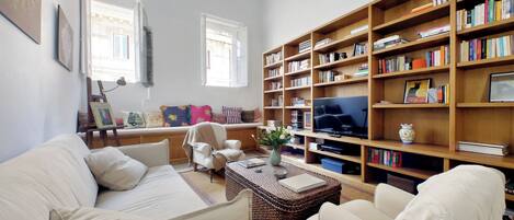 32-Zoll-Smart-TV mit Kabelempfang