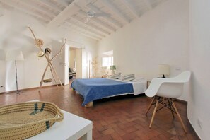 Apartment (2 Bedrooms) | 2 bedrooms, laptop workspace, iron/ironing board, cribs/infant beds - Charming Minerva (Rome)