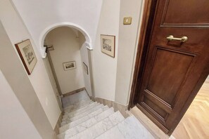 Exterior - On The Steps (Rome)