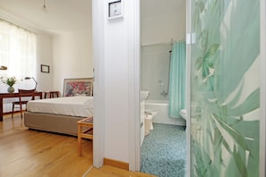 Lejlighed (1 Bedroom) | 1 soveværelse, strygejern/strygebræt, sengetøj