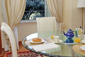 Appartement (2 Bedrooms) | Dineerruimte