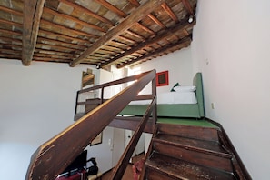 1 bedroom, iron/ironing board, bed sheets - Leonina Terrace (Rome)
