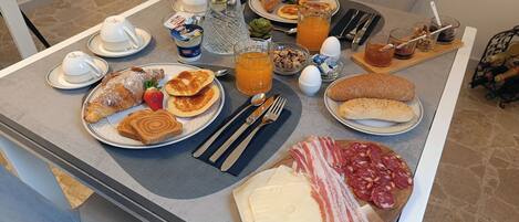 Tägliches inbegriffenes Frühstücksbuffet