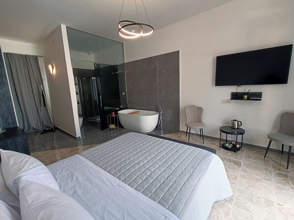 Superior-Doppelzimmer, eigenes Bad, Blick auf den Innenhof