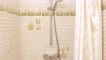 Classic Studio, Partial Sea View | Bathroom