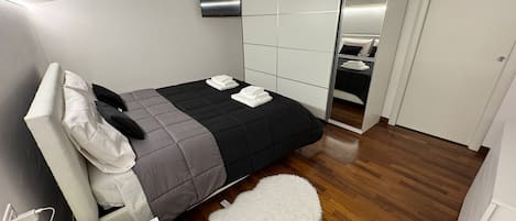 3 chambres, fer et planche à repasser, Wi-Fi, draps fournis