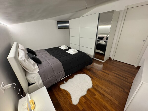 3 slaapkamers, een strijkplank/strijkijzer, wifi, beddengoed