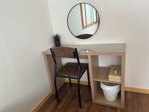 4 Bedroom with 5 Double Beds, Kitchen, Unit No.2, Non Smoking