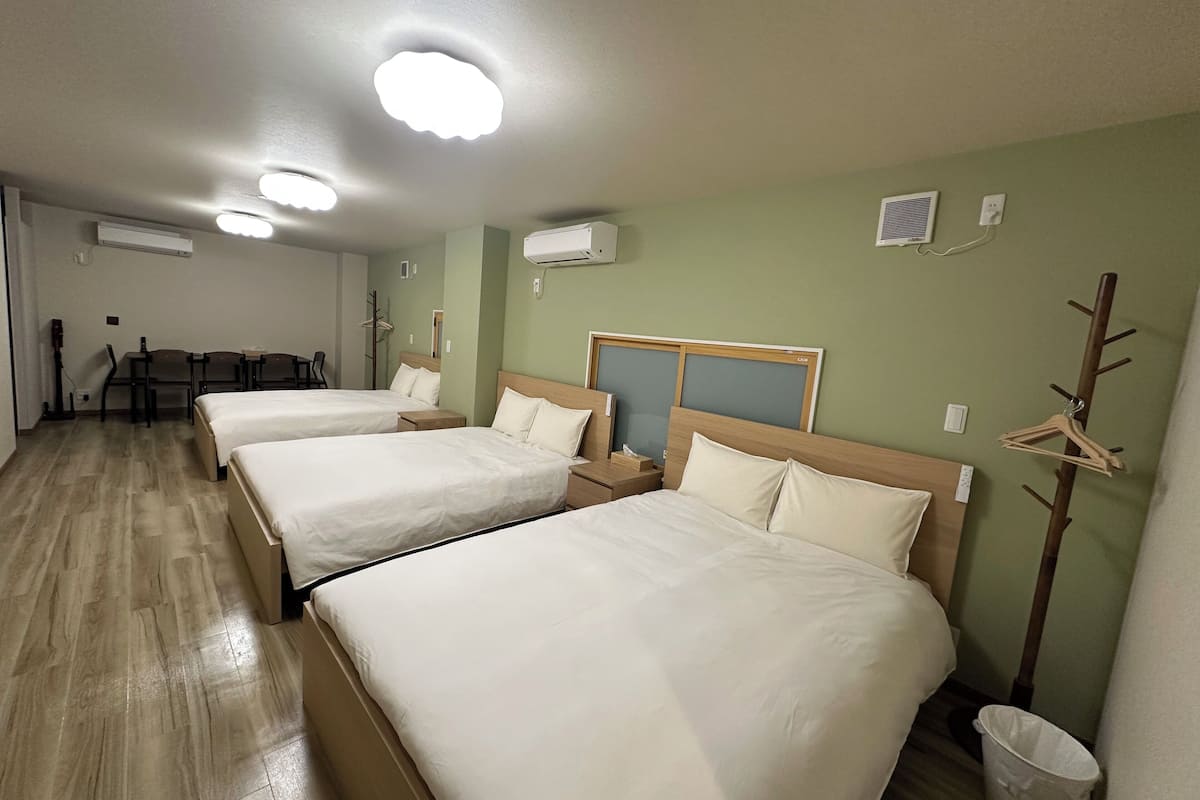 3 Double Beds, Kitchenette, Unit No.1, Non Smoking | Down duvets, free WiFi, bed sheets