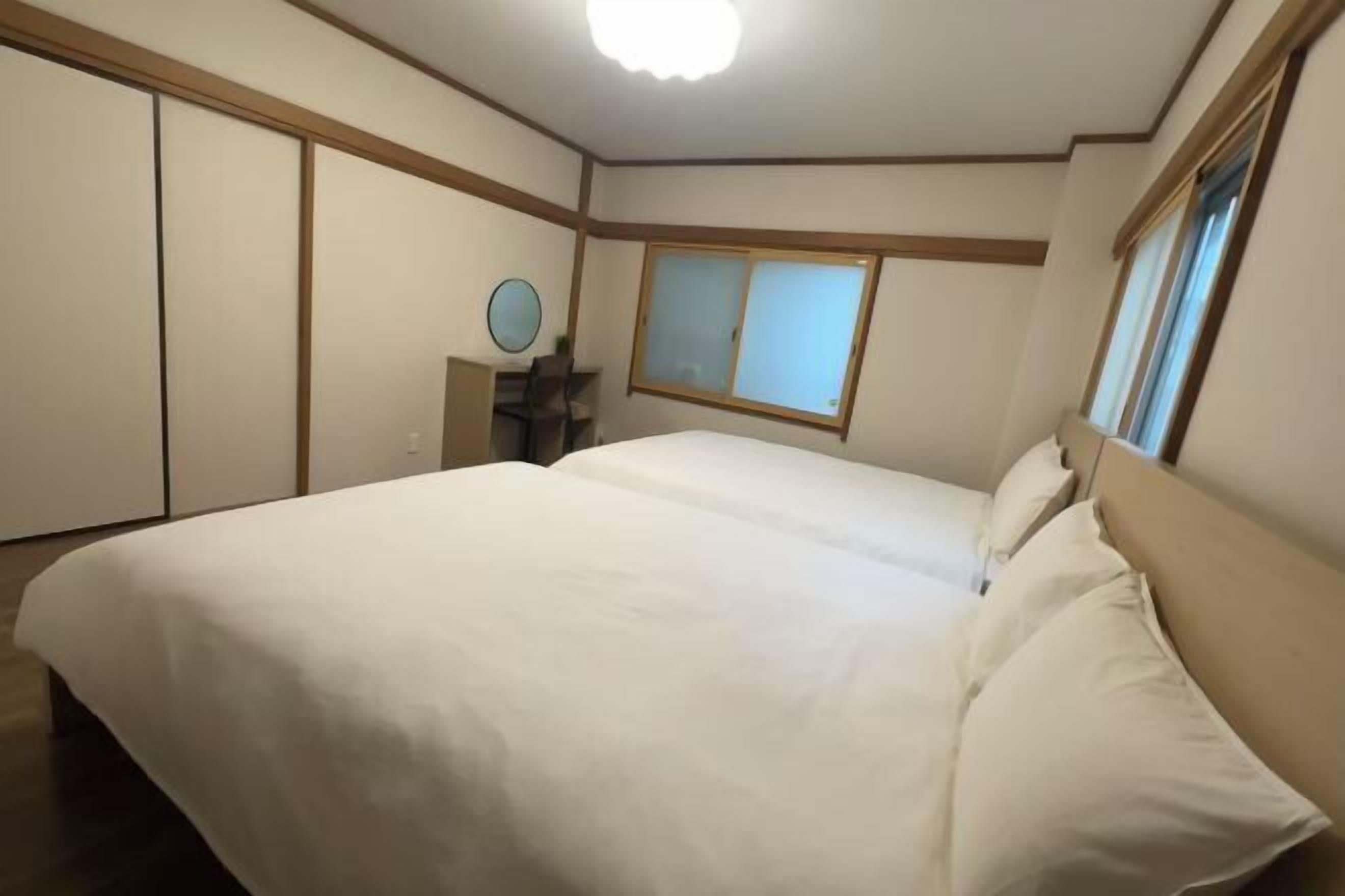 Down duvets, free WiFi, bed sheets