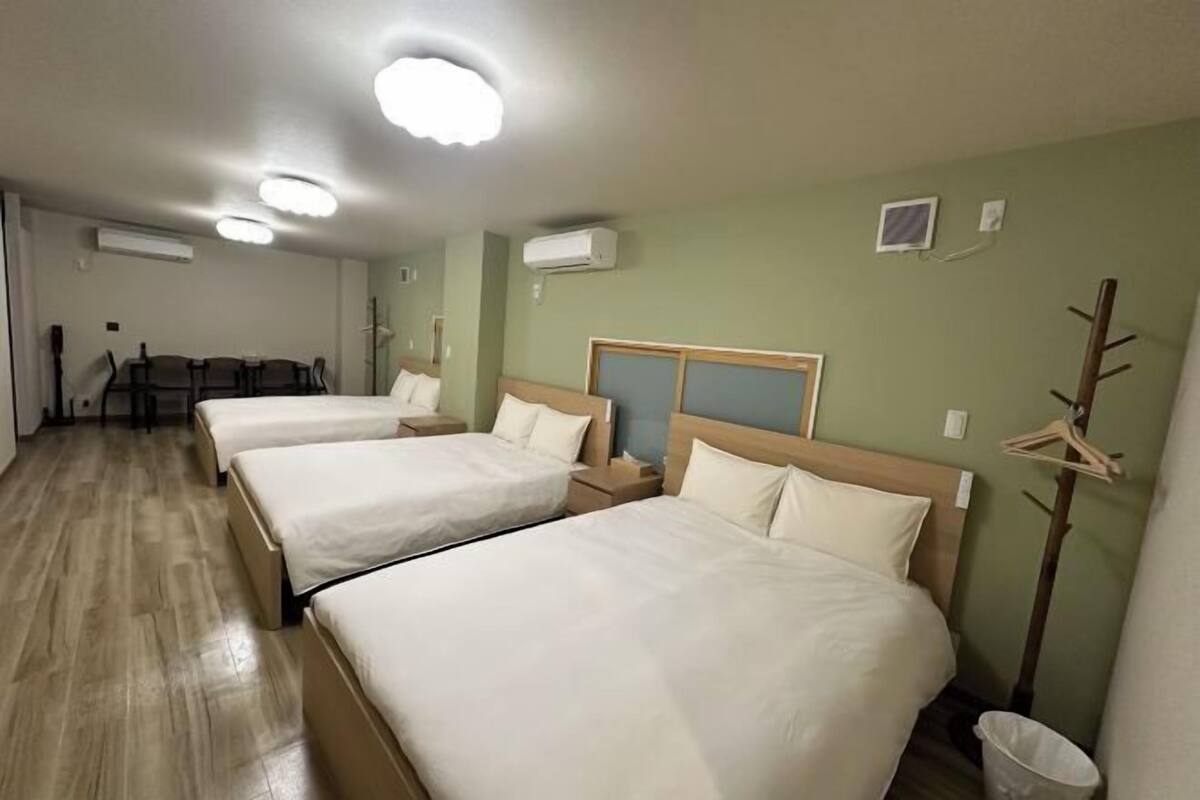 Down comforters, WiFi (free), bed sheets