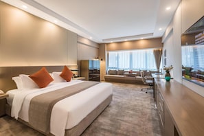 In-room safe, laptop workspace, blackout drapes, iron/ironing board - West Internation Hotel (Beijing)