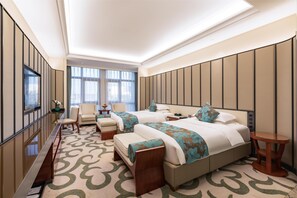 Business Twin Room | In-room safe, laptop workspace, blackout drapes, iron/ironing board