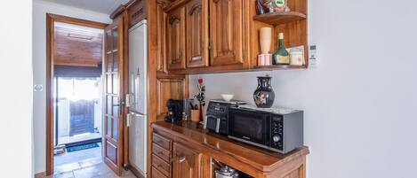 Réfrigérateur, four, plaque de cuisson, lave-vaisselle