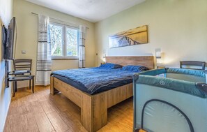 3 室のベッドルーム、旅行用ベビーベッド、WiFi (無料)