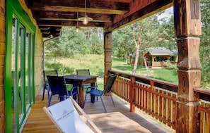 تناول الطعام بالخارج