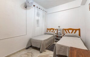 3 bedrooms, iron/ironing board, free WiFi