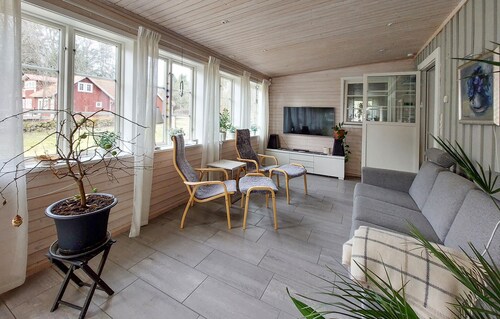 Amazing home in ör with WiFi