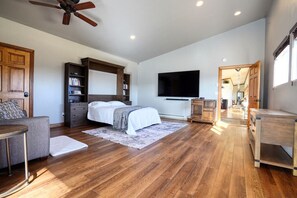 3 habitaciones, escritorio, cuna de viaje y wifi 