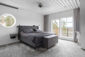 5 bedrooms, iron/ironing board, free WiFi, bed sheets