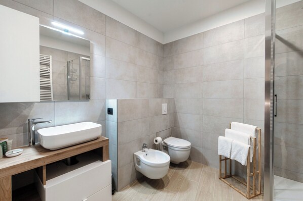Classic Studio, Balcony | Bathroom