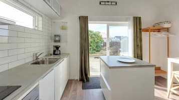 Réfrigérateur, four, plaque de cuisson, lave-vaisselle