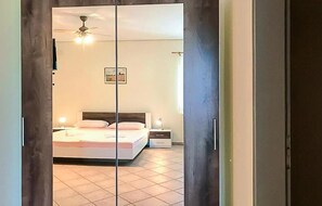 Room - Nice apartment in Jezera with WiFi (Jezera)