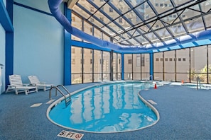 Una piscina techada, una piscina climatizada