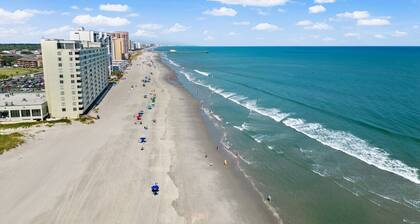 Oceanfront Resort - 2 Bedroom - Pools -Hot tubs - Kitchen